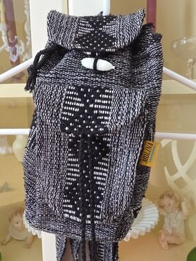 Handwoven Black & White Backpack - MOLINA